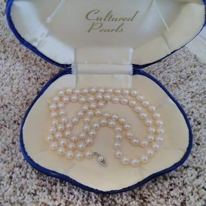 30 Inch Cultured Pearl Necklace - Appraisal $3,650